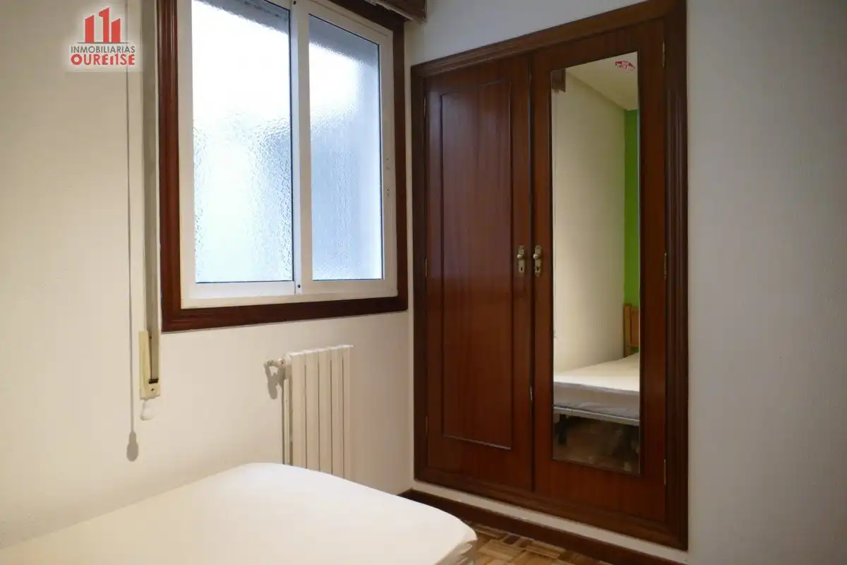 Habitación de Piso de alquiler en Ourense Capital  con Calefacción, Amueblado y Balcón