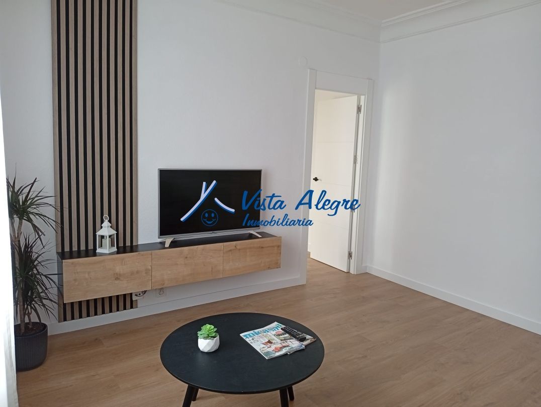 Living room of Flat for sale in  Logroño  with Heating and Furnished