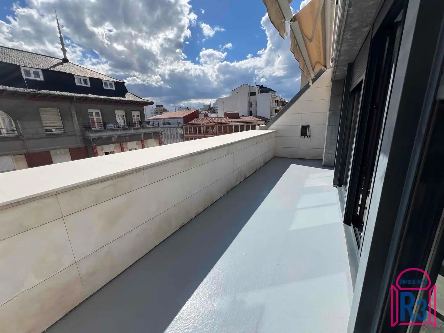 Terrasse von Wohnung zum Verkauf in León Capital  mit Heizung, Terrasse und Abstellraum