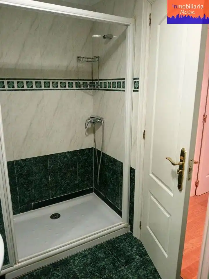 Bathroom of Flat for sale in Aranda de Duero  with Terrace and Storage room