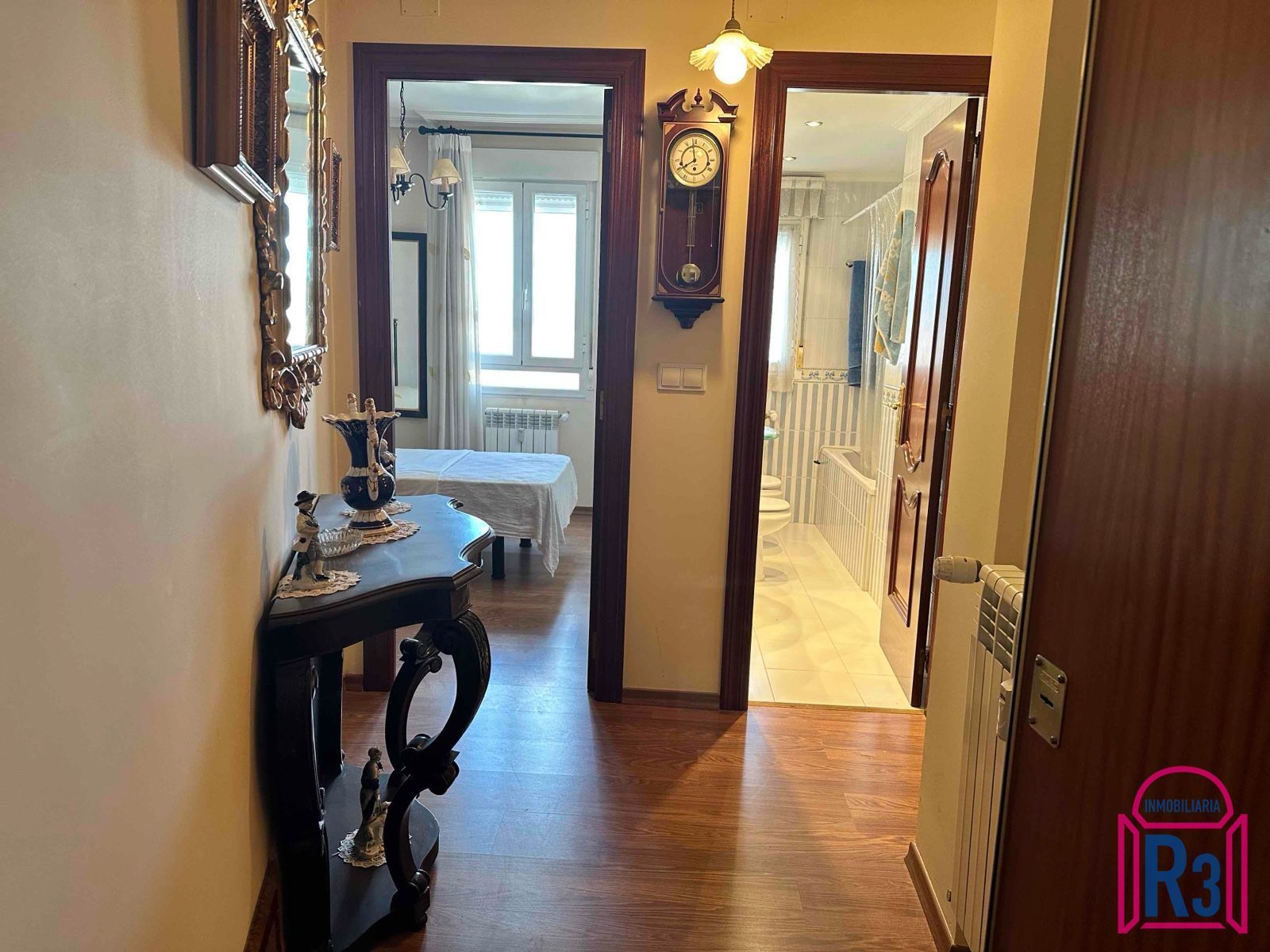 Apartament en venda en León Capital  amb Calefacció, Terrassa i Moblat