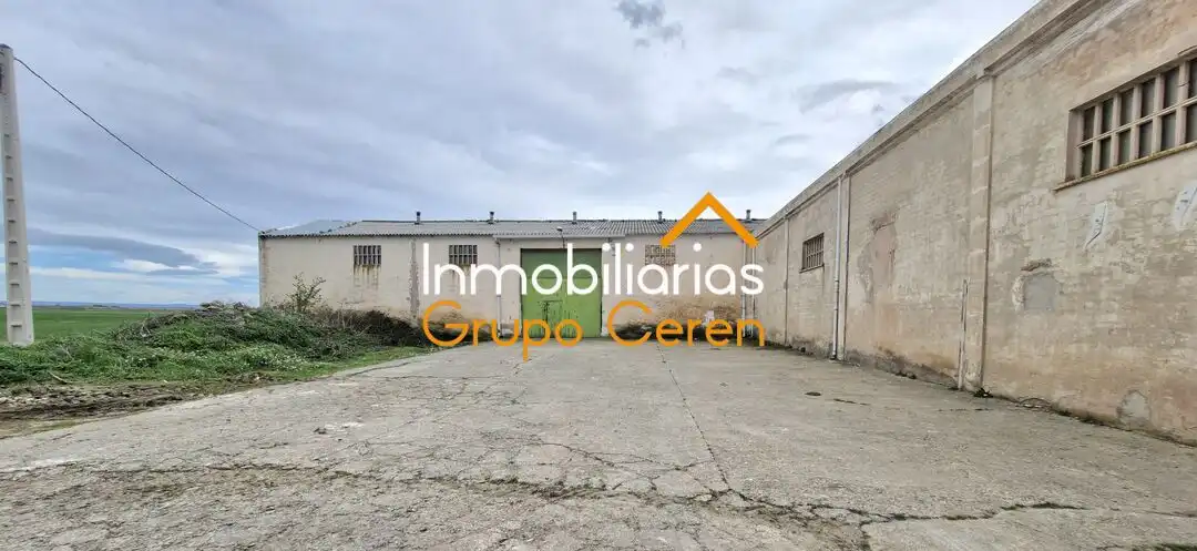 Industrial buildings for rent in Bañares