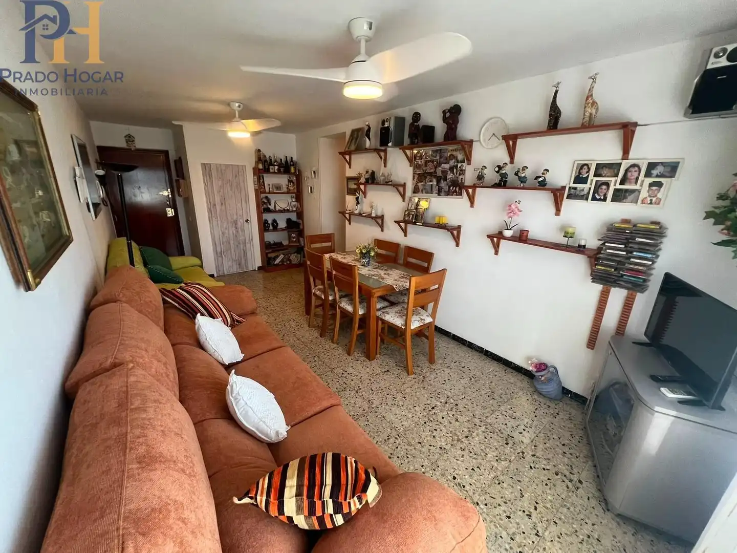 Sala de estar de Piso en venta en Cazalegas con Aire acondicionado, Terraza y Amueblado