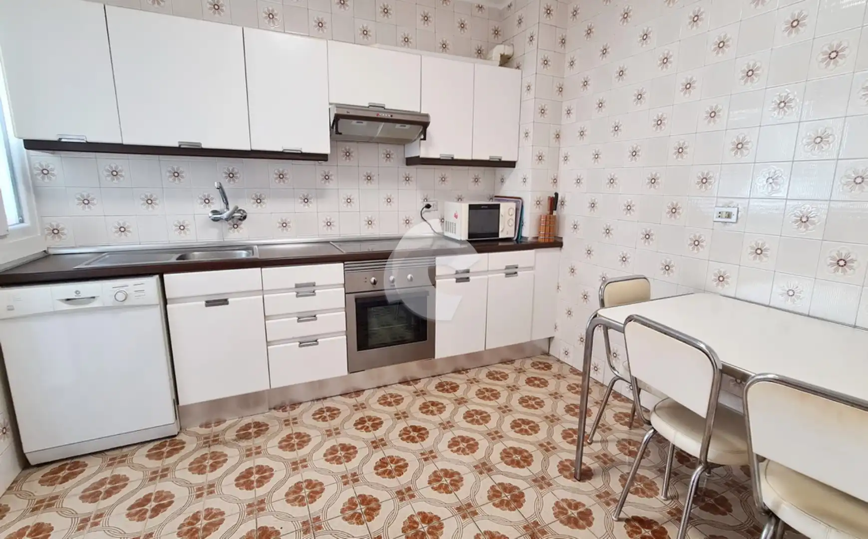 Kitchen of Flat for sale in Vigo   with Heating, Furnished and Balcony
