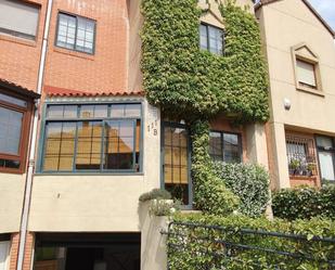 Exterior view of Single-family semi-detached for sale in  Logroño  with Heating, Private garden and Parquet flooring
