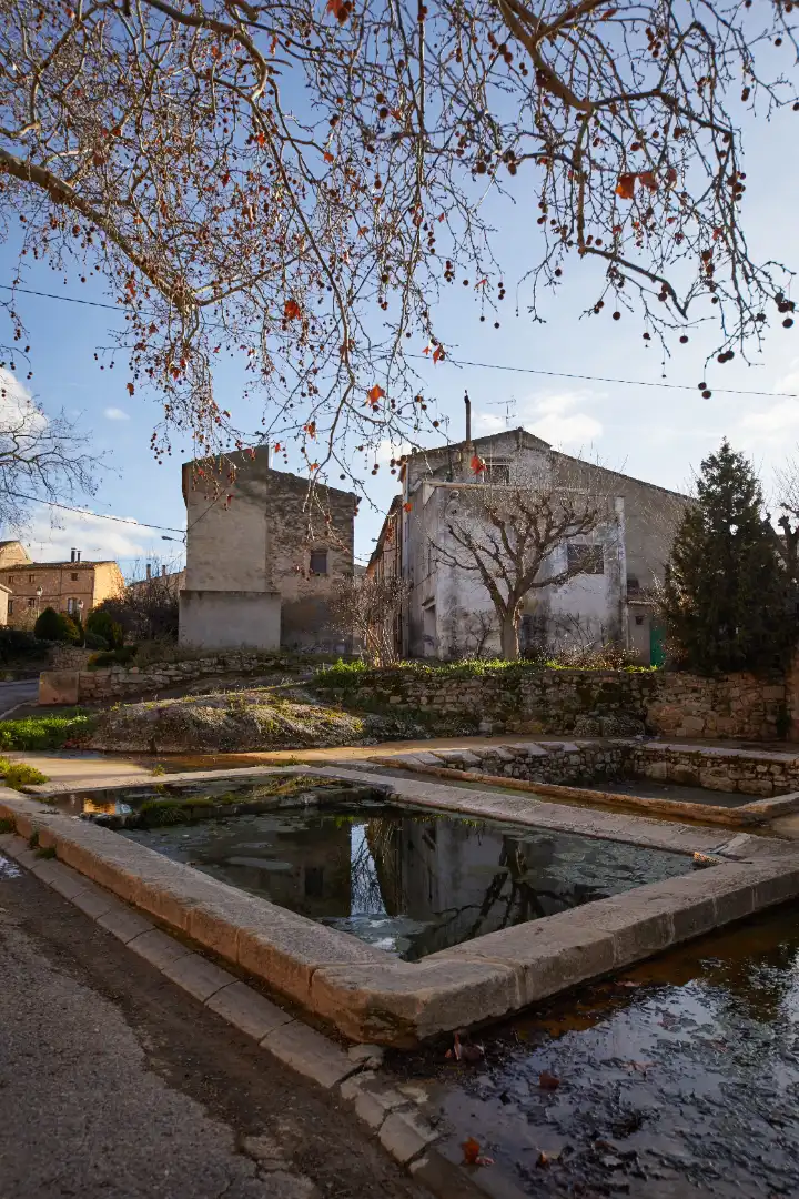 Vista exterior de Piso en venta en La Pobla de Cérvoles con Calefacción, Parquet y Balcón
