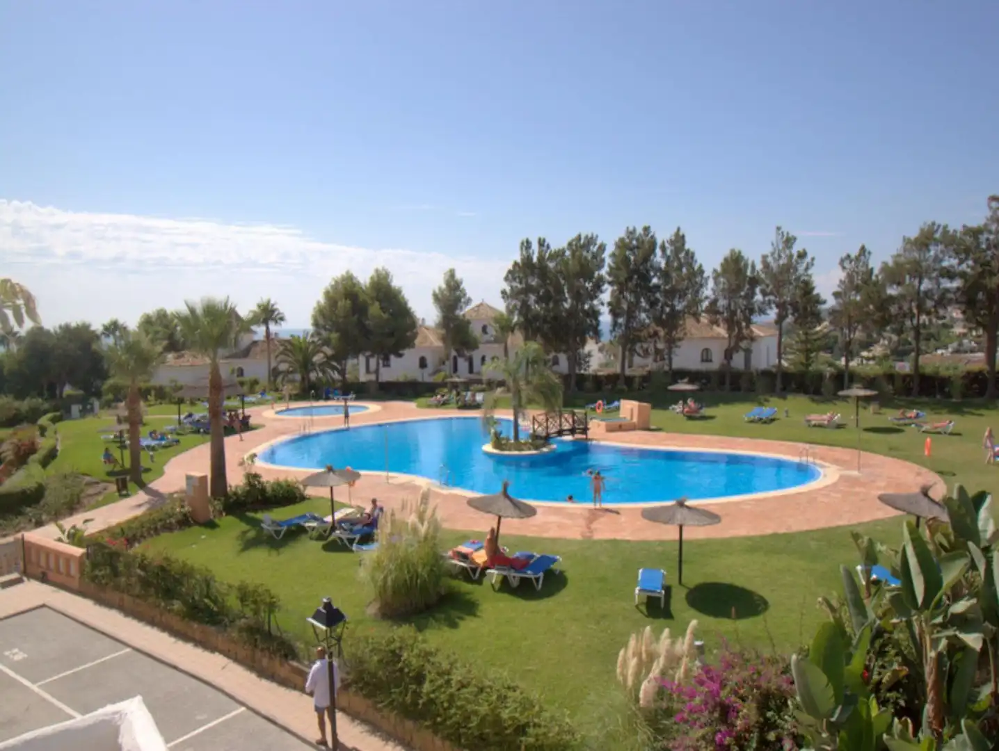 Jardí de Apartament en venda en Manilva amb Aire condicionat, Terrassa i Moblat