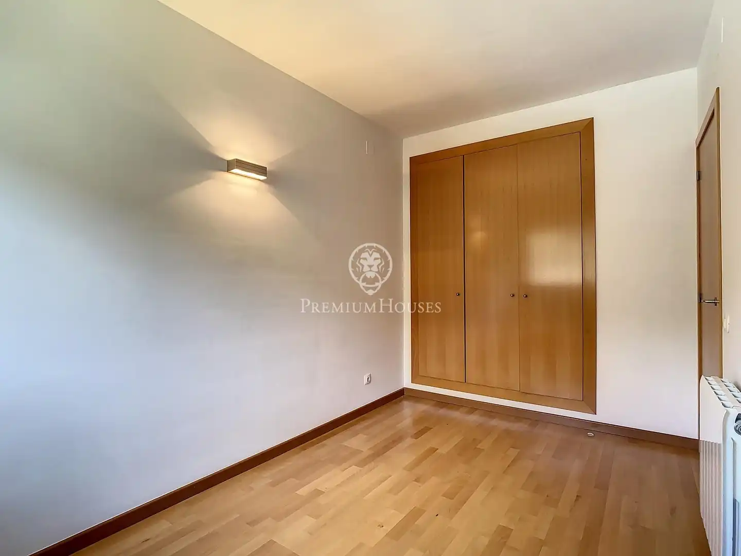 Habitación de Casa adosada en venta en Arenys de Munt con Aire acondicionado, Calefacción y Jardín privado