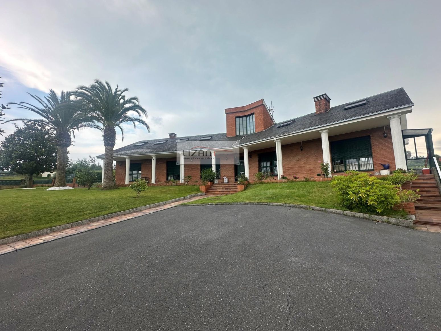 Exterior view of House or chalet for sale in Oviedo   with Heating, Private garden and Terrace
