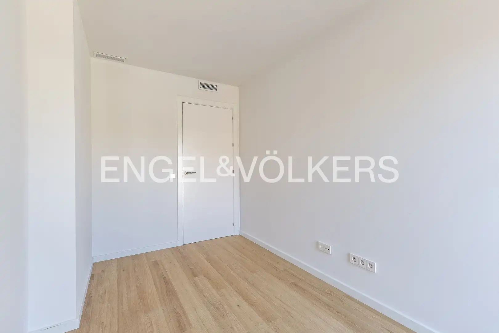 Dormitori de Àtic de lloguer en Sabadell amb Aire condicionat, Calefacció i Parquet
