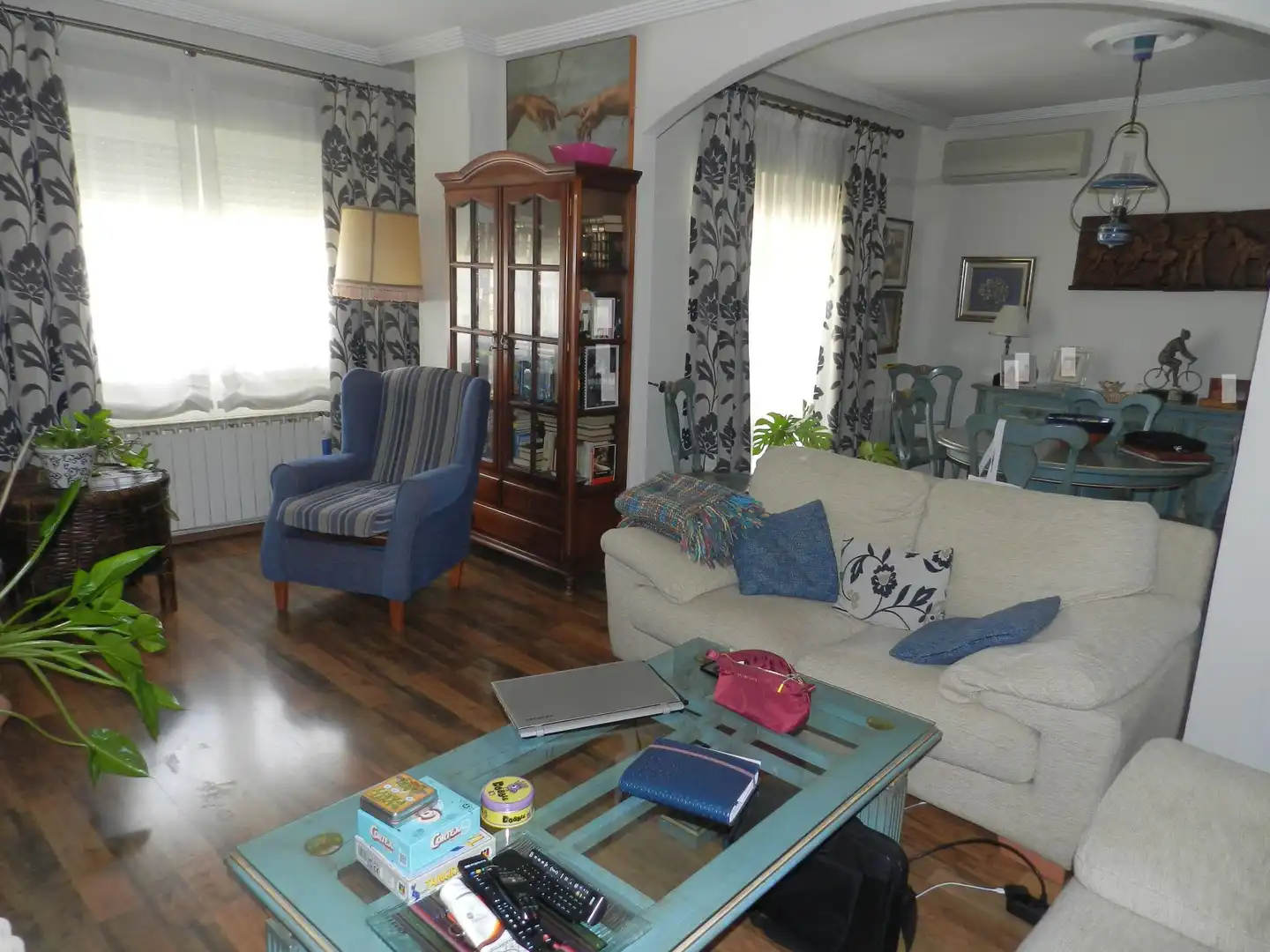 Sala d'estar de Casa o xalet en venda en Linares amb Aire condicionat, Calefacció i Jardí privat