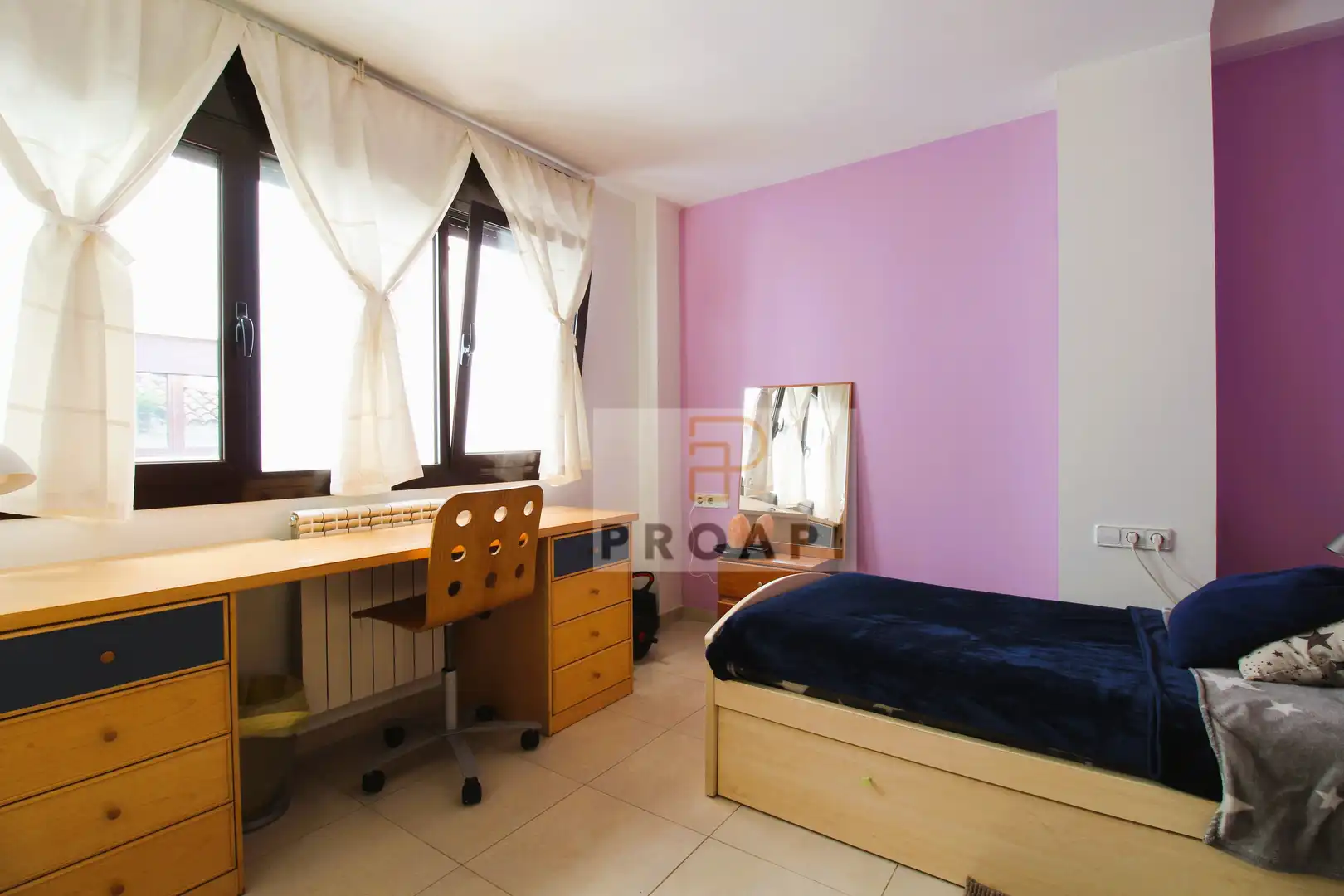 Schlafzimmer von Wohnung zum Verkauf in Girona mit Balkon