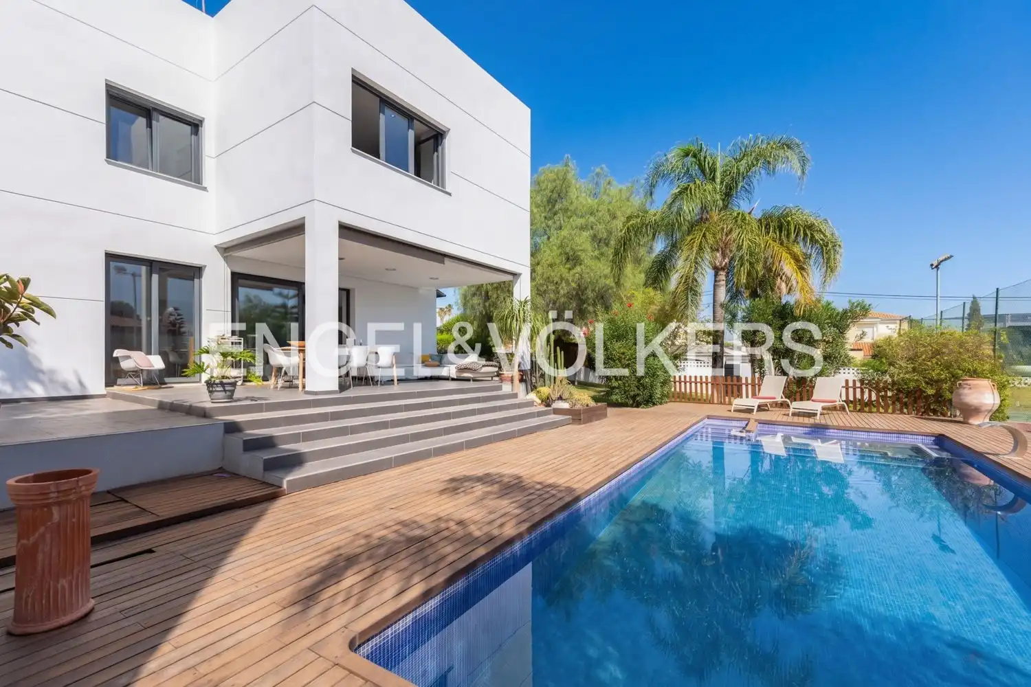 Vista exterior de Casa o xalet de lloguer en Chiva amb Aire condicionat, Calefacció i Jardí privat