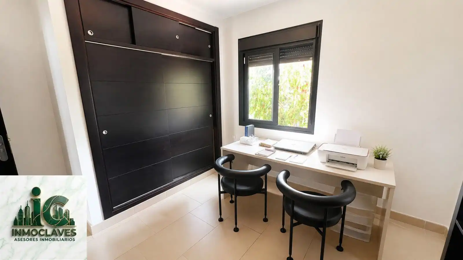 Detached homes for sale in Algeciras  with Air Conditioner, Heating and Private garden