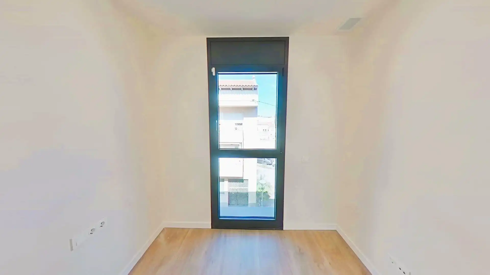 Habitación de Ático en venta en Cubelles con Aire acondicionado, Calefacción y Jardín privado