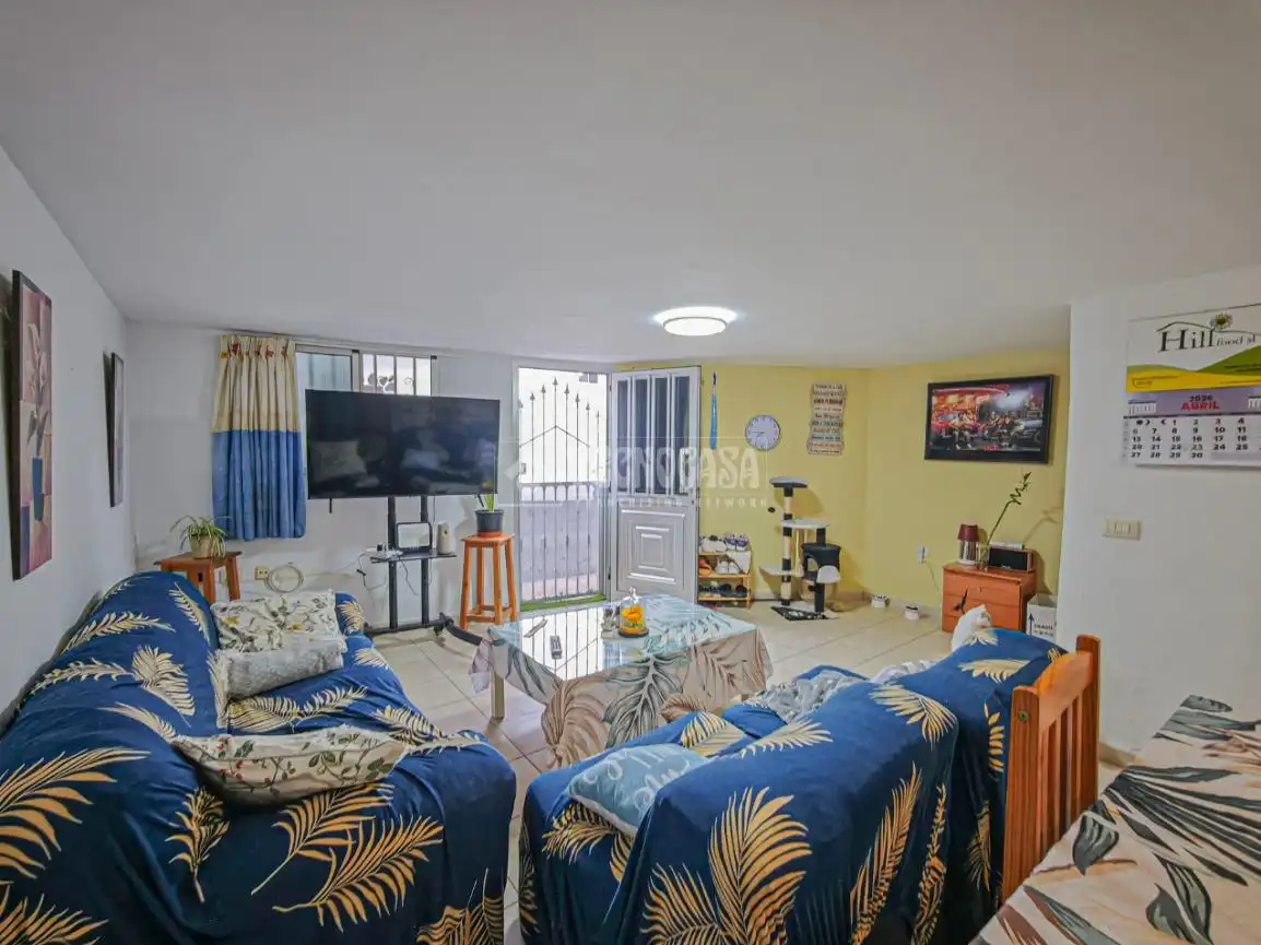 Sala d'estar de Pis en venda en Arona amb Moblat