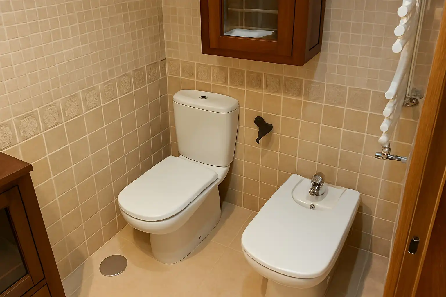 Badezimmer von Wohnung zum Verkauf in Madrid mit Klimaanlage, Heizung und Parkett