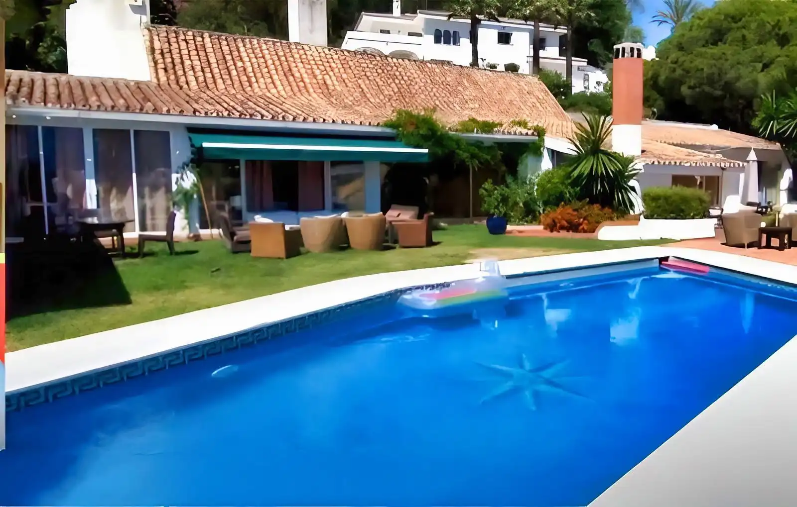 Chalet con piscina en venta en Calle Sirio 323, imagen 6