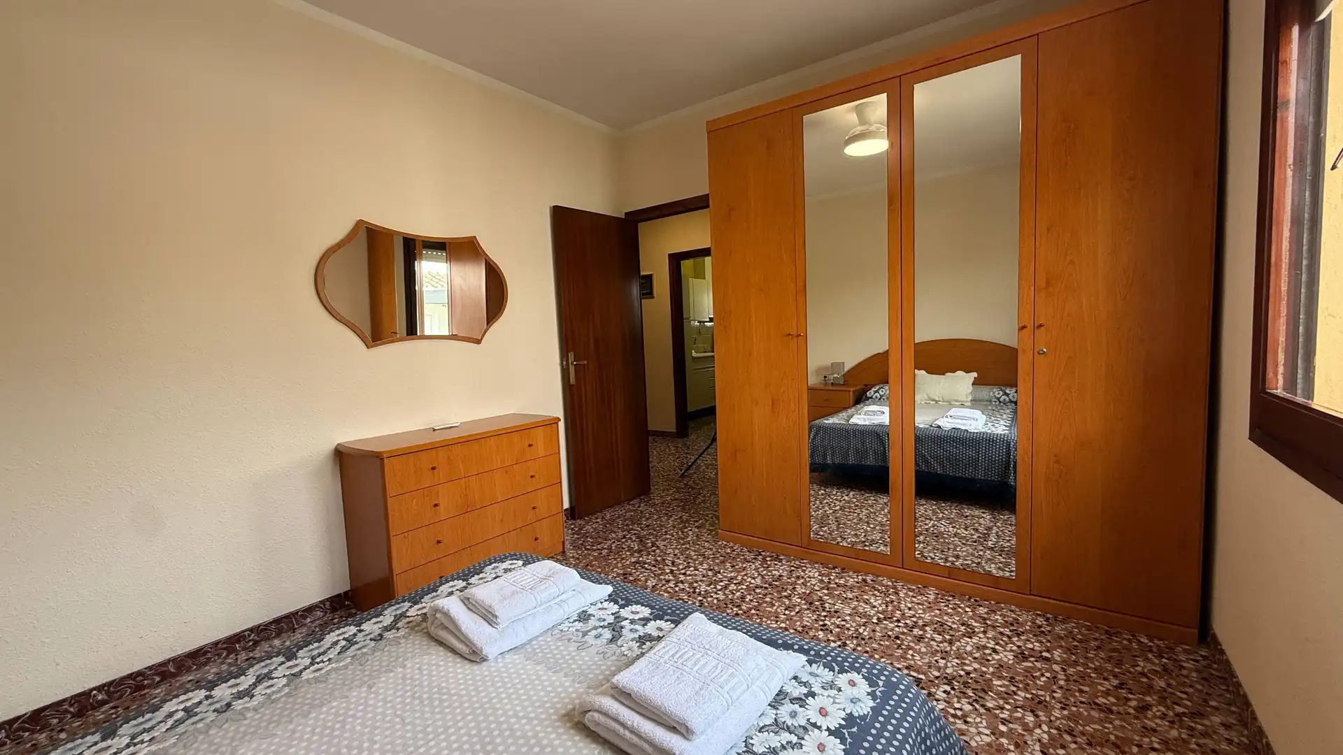 Dormitori de Casa o xalet en venda en Cunit amb Terrassa, Piscina i Moblat