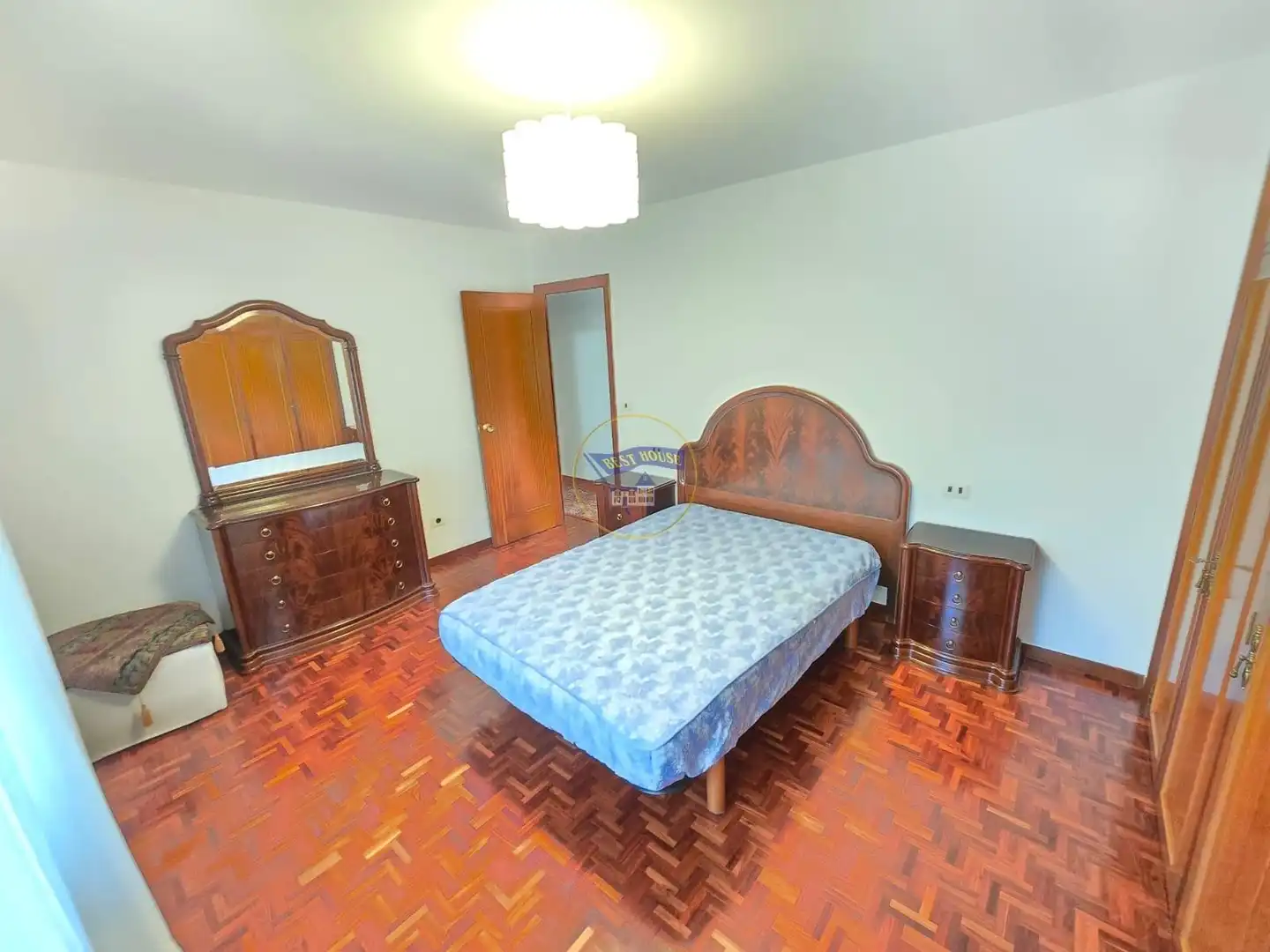 Habitación de Piso en venta en Vigo  con Calefacción, Parquet y Terraza