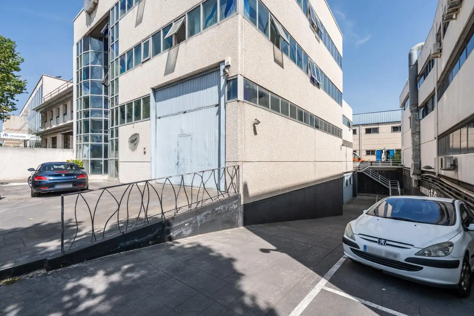 Exterior view of Industrial buildings for rent in Móstoles  with Heating
