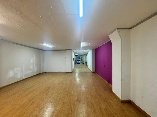 Local comercial en Venta en Bellvitge