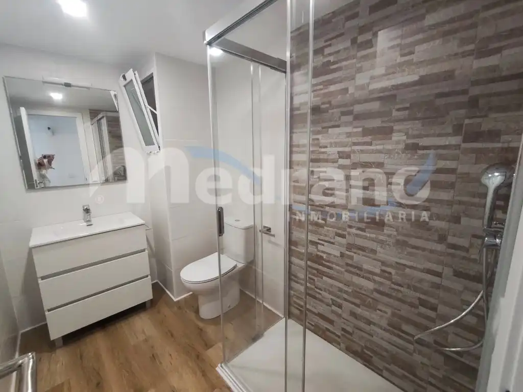 Bathroom of Apartments for rent in Benidorm  with Air Conditioner, Heating and Washing machine