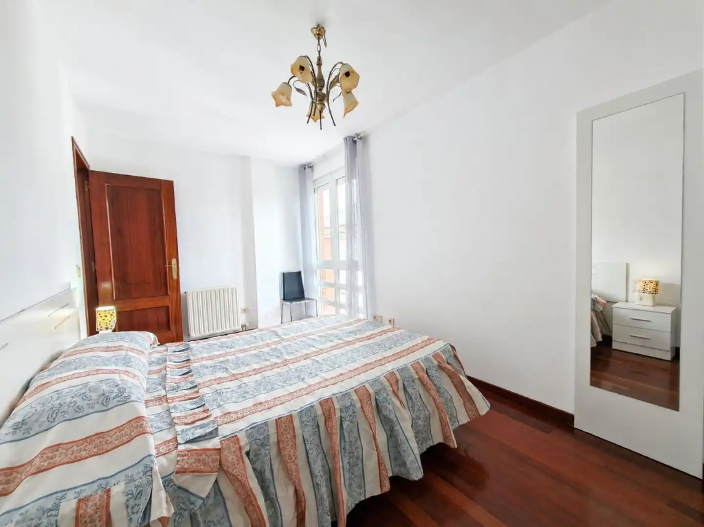 Habitación de Piso en venta en Los Corrales de Buelna  con Calefacción, Jardín privado y Parquet