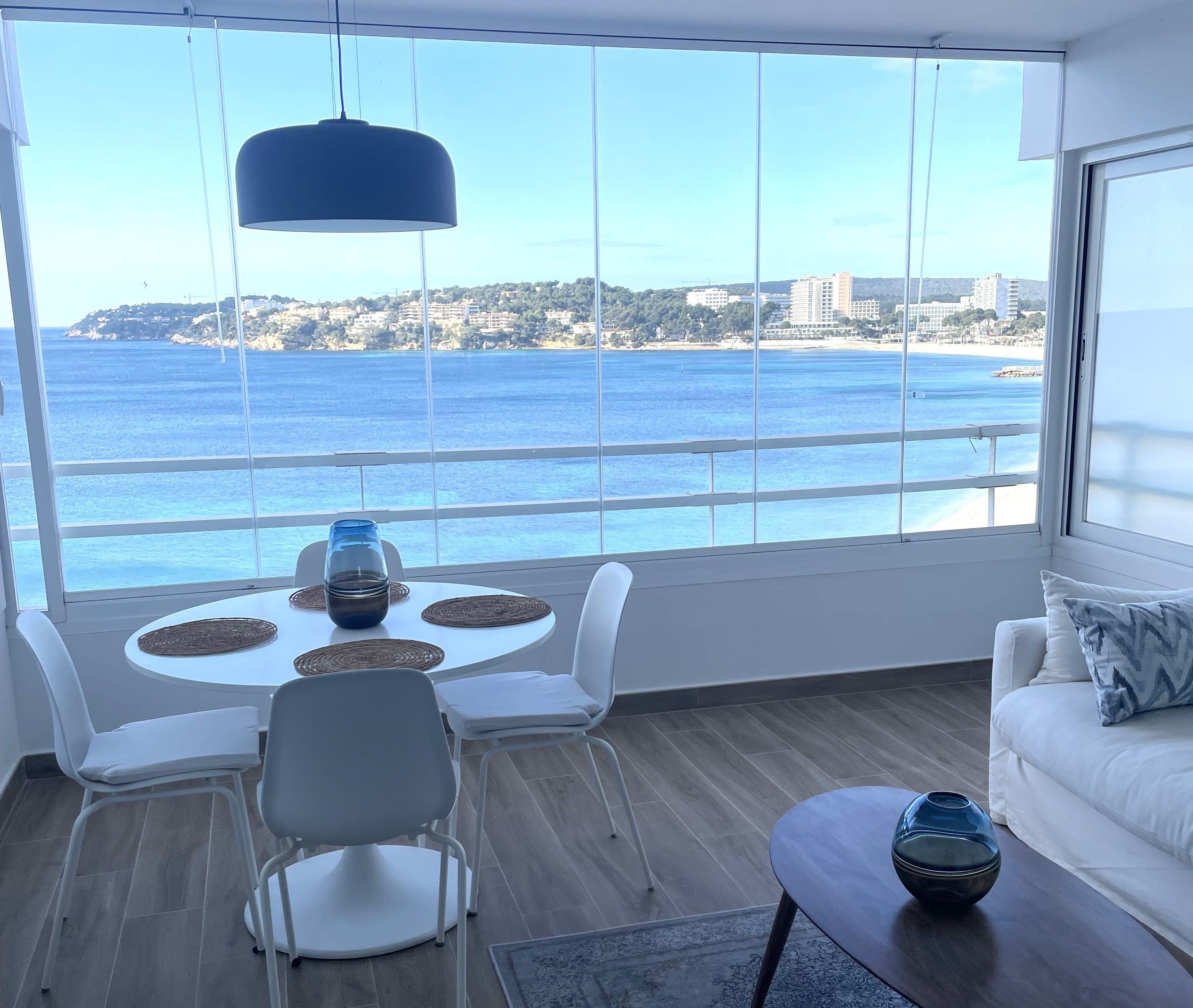 Dormitori de Apartament de lloguer en Calvià amb Aire condicionat, Moblat i Piscina comunitària