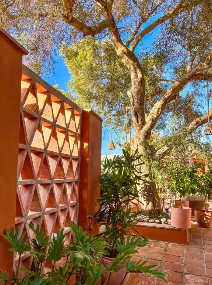 Vista exterior de Edificio en venta en Tarifa
