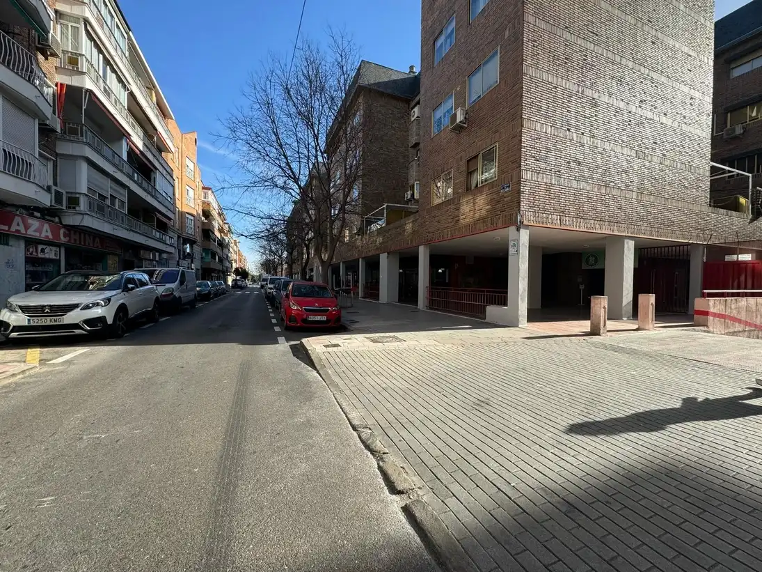 Einzelparkplatz mit Aufzug zum Verkauf in Calle de Boltaña, imagen 9