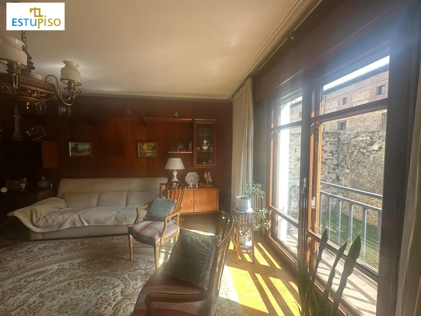 Sala de estar de Piso en venta en León Capital  con Calefacción, Terraza y Amueblado
