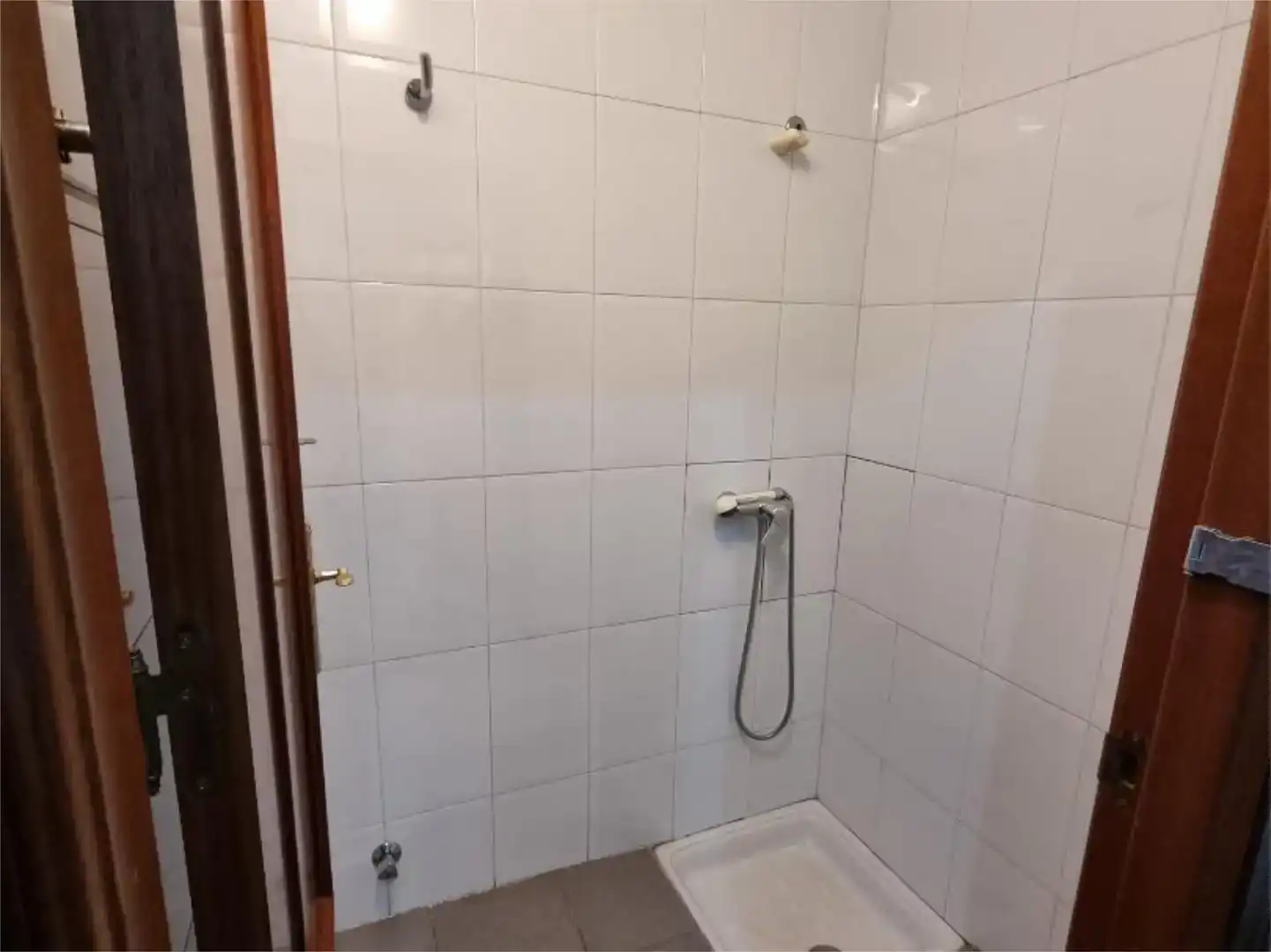 Badezimmer von Fabrikhallen zur Miete in Benavente