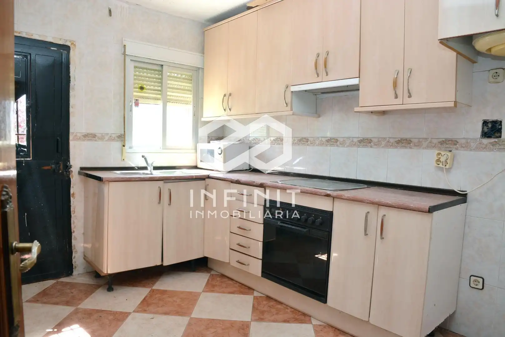 Cuina de Casa o xalet en venda en Robledillo de Mohernando amb Jardí privat, Terrassa i Traster