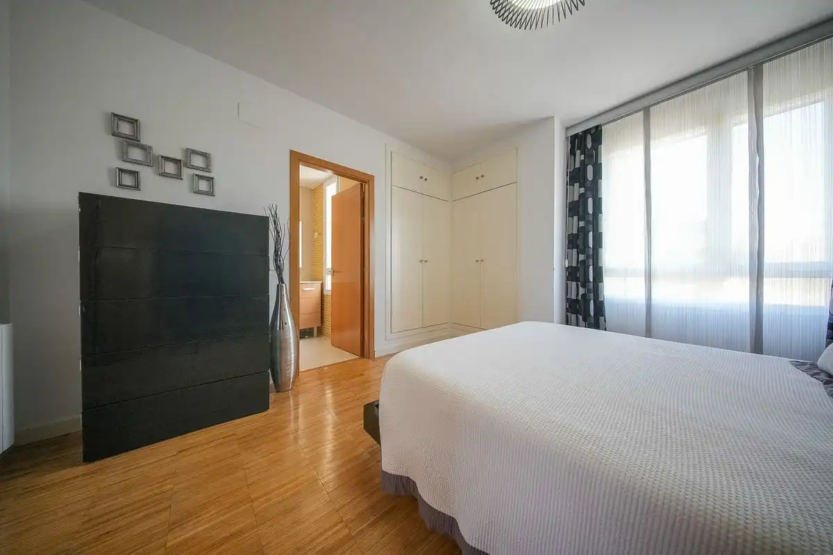 Dormitori de Casa adosada en venda en Aranjuez amb Aire condicionat, Calefacció i Jardí privat