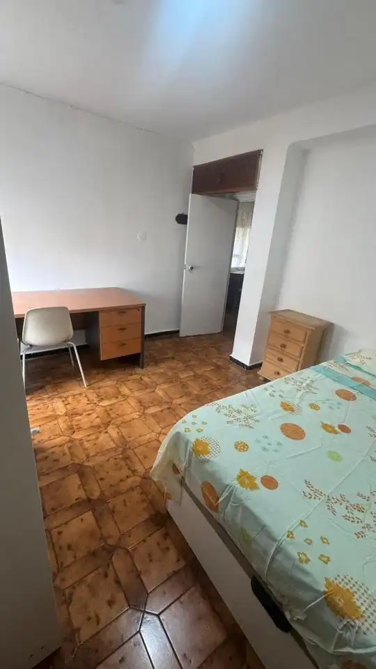 Wohnung zur Miete in Calle Azahar, Cruz Roja