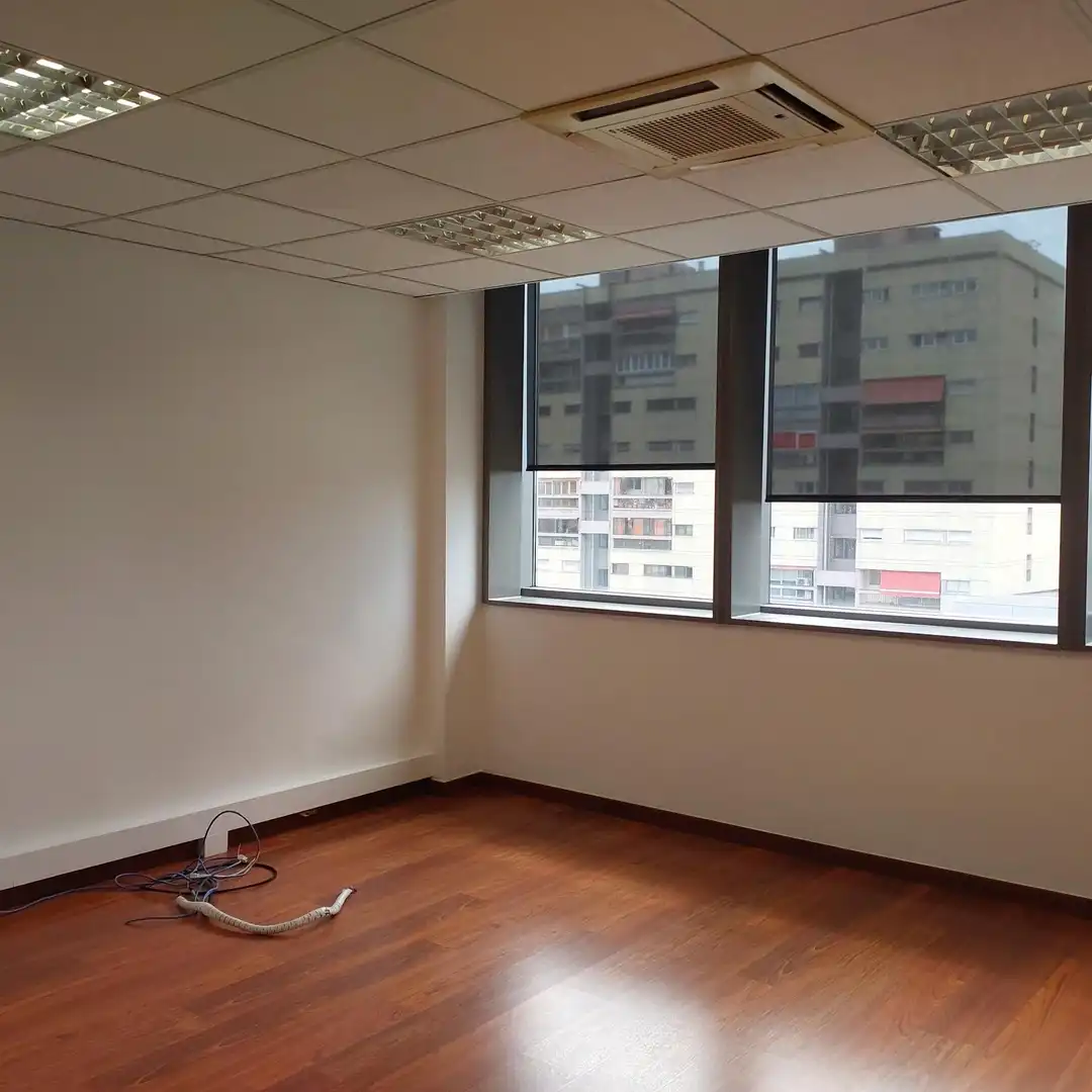 Office space with lift to rent in Gran Via de les Corts Catalanes, imagen 4