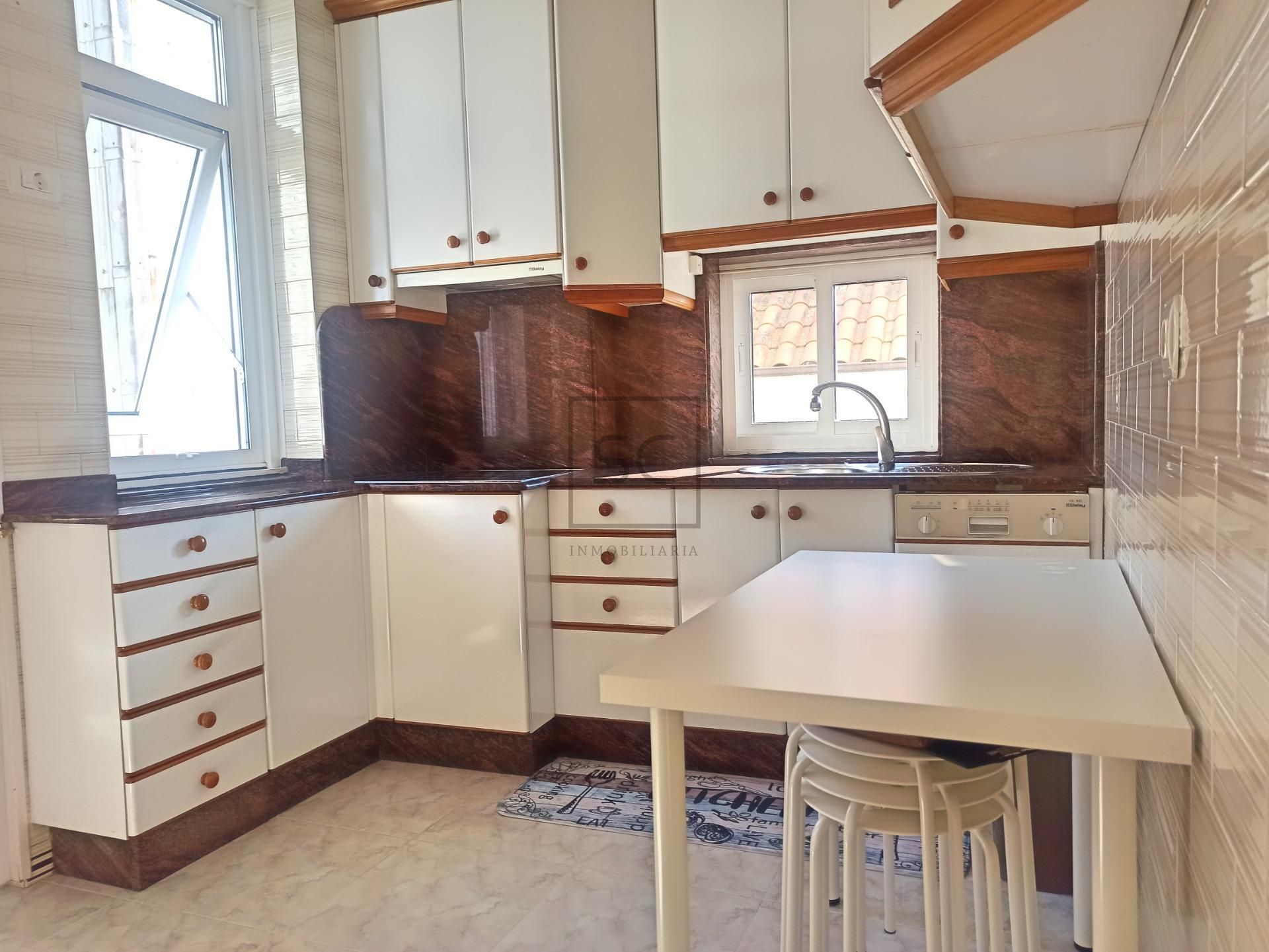 Kitchen of Flat to rent in Ferrol  with Heating