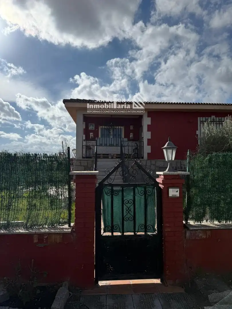 Vista exterior de Casa o chalet en venta en Parada de Arriba con Calefacción, Trastero y Amueblado