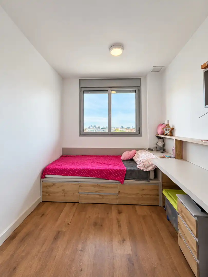 Dormitori de Pis en venda en Badalona amb Aire condicionat, Calefacció i Terrassa
