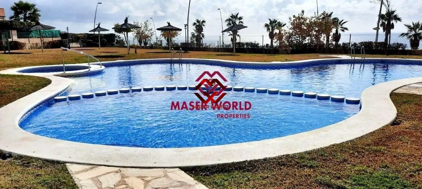 Apartamento con piscina en venta en Calle calle isla de la bahia