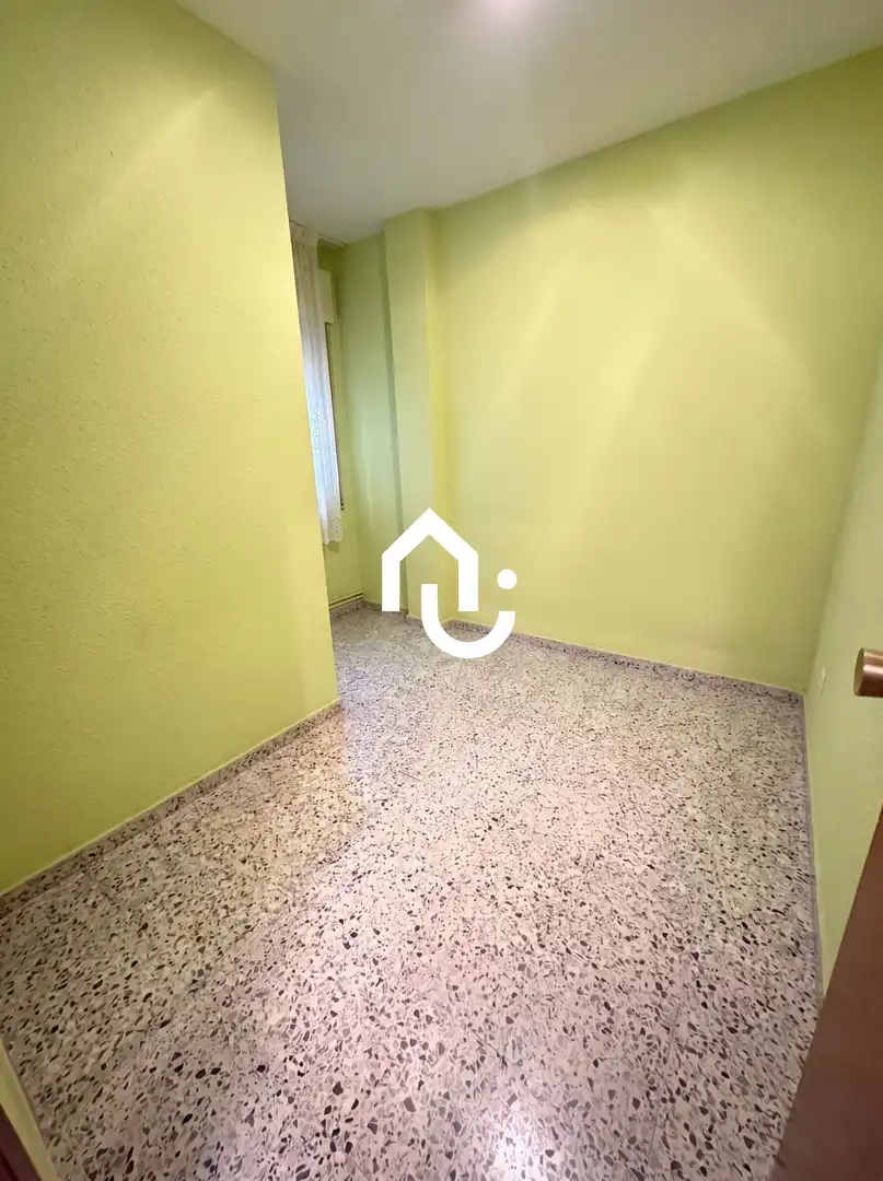 Piso en venta en Santa Coloma de Gramenet con Terraza