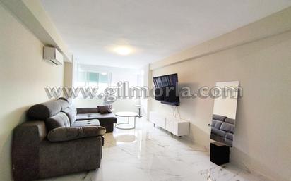 Living room of Flat for sale in Vélez-Málaga  with Air Conditioner