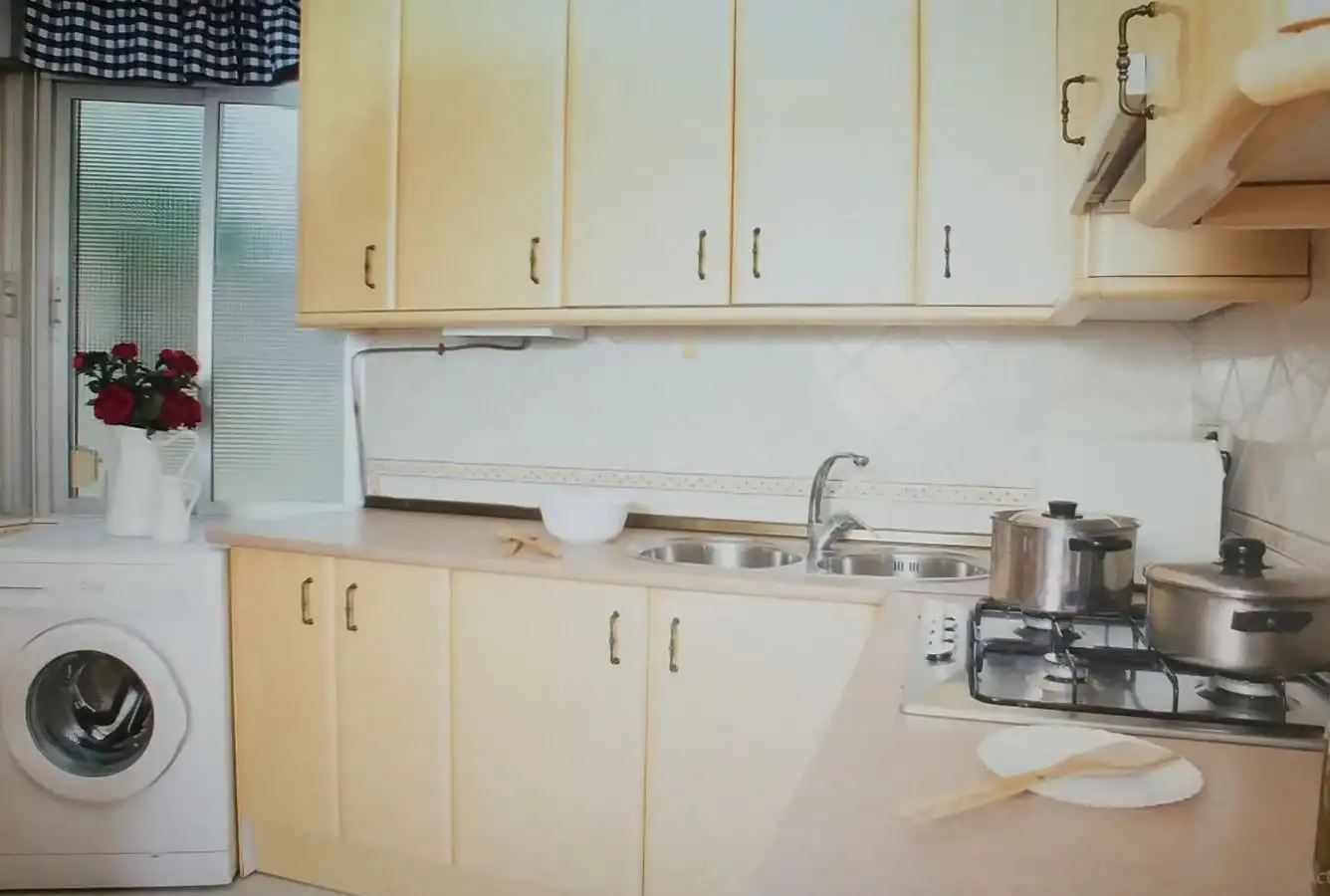 Küche von Wohnung zur Miete in Málaga mit Möbliert und Waschmaschine