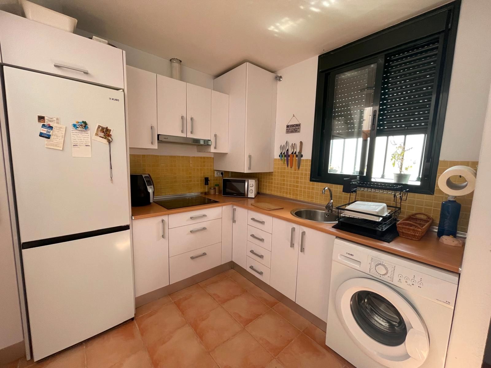Küche von Wohnungen zum verkauf in Sanlúcar la Mayor mit Klimaanlage, Terrasse und Abstellraum