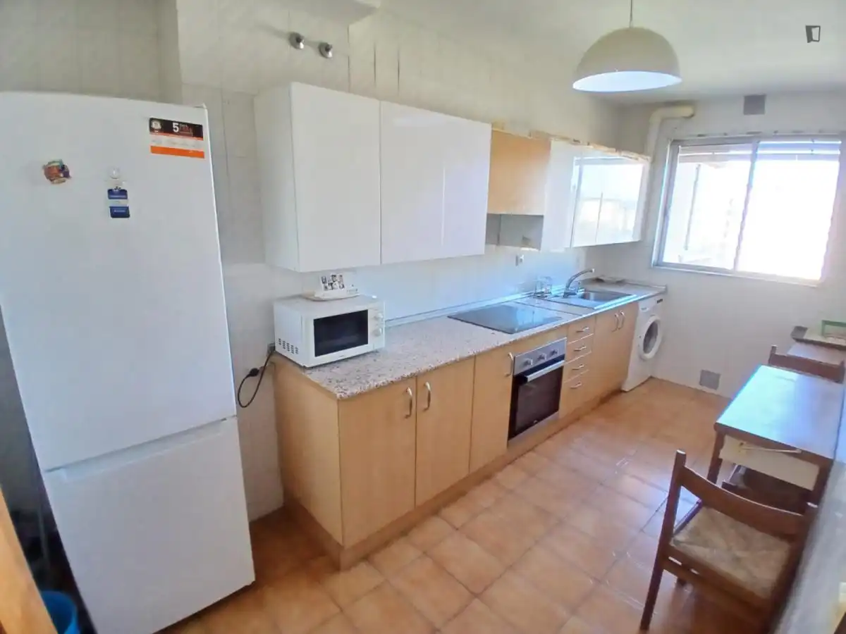 Cuina de Apartament per a compartir en Valladolid amb Moblat, Forn i Rentadora