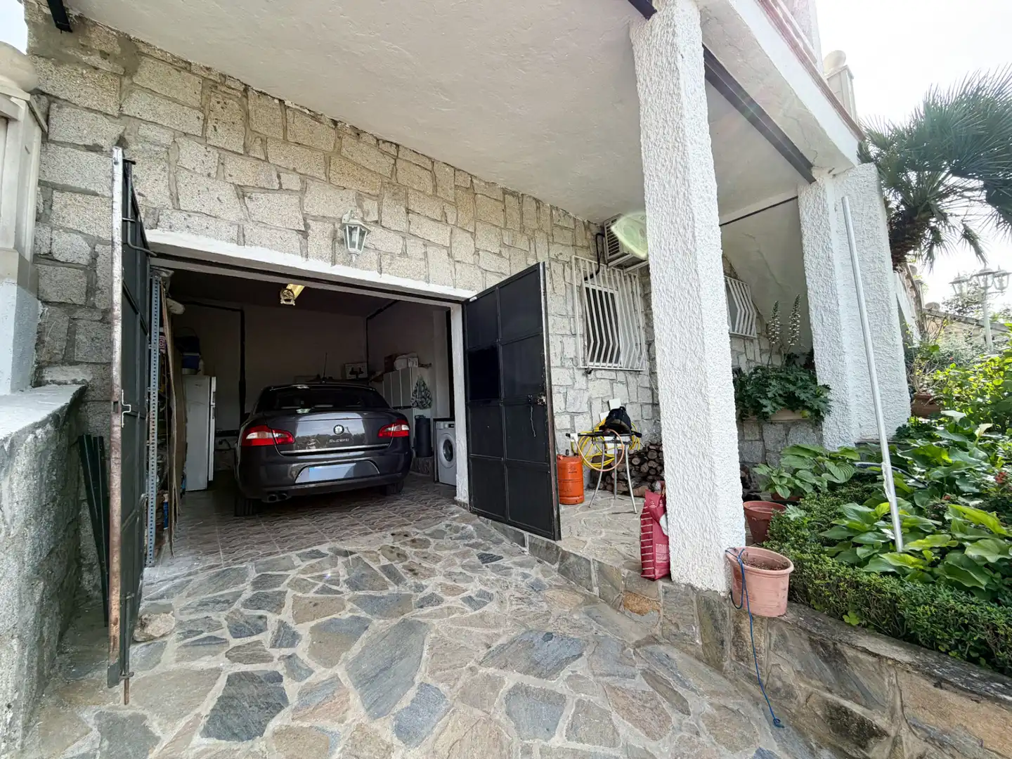 Aparcament de Casa o xalet en venda en Santa Cruz del Retamar amb Calefacció, Jardí privat i Terrassa