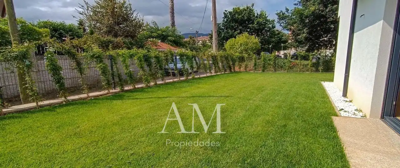 Xalet amb jardí en venda a PUENTE ROMANO - BAIONA