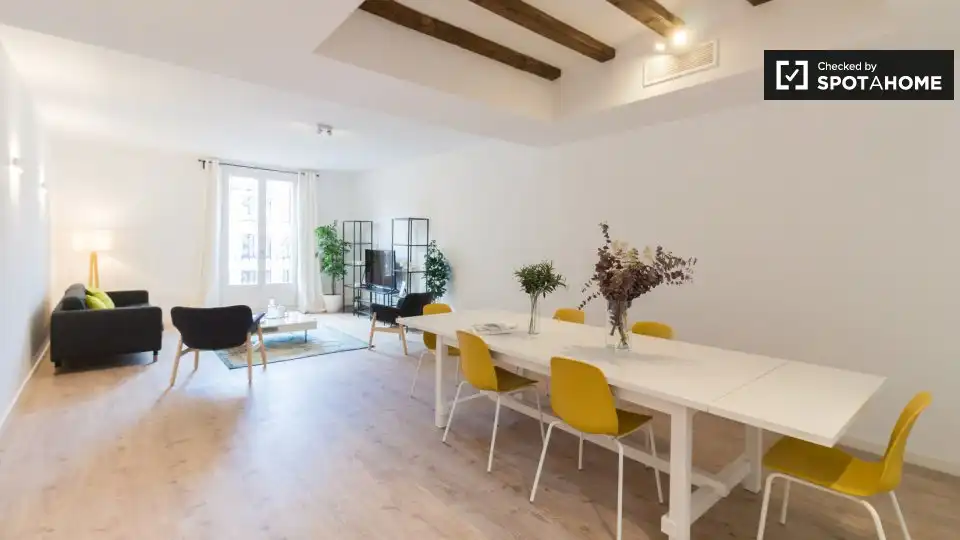 Flat with terrace to rent in Ciutat Vella, imagen 3