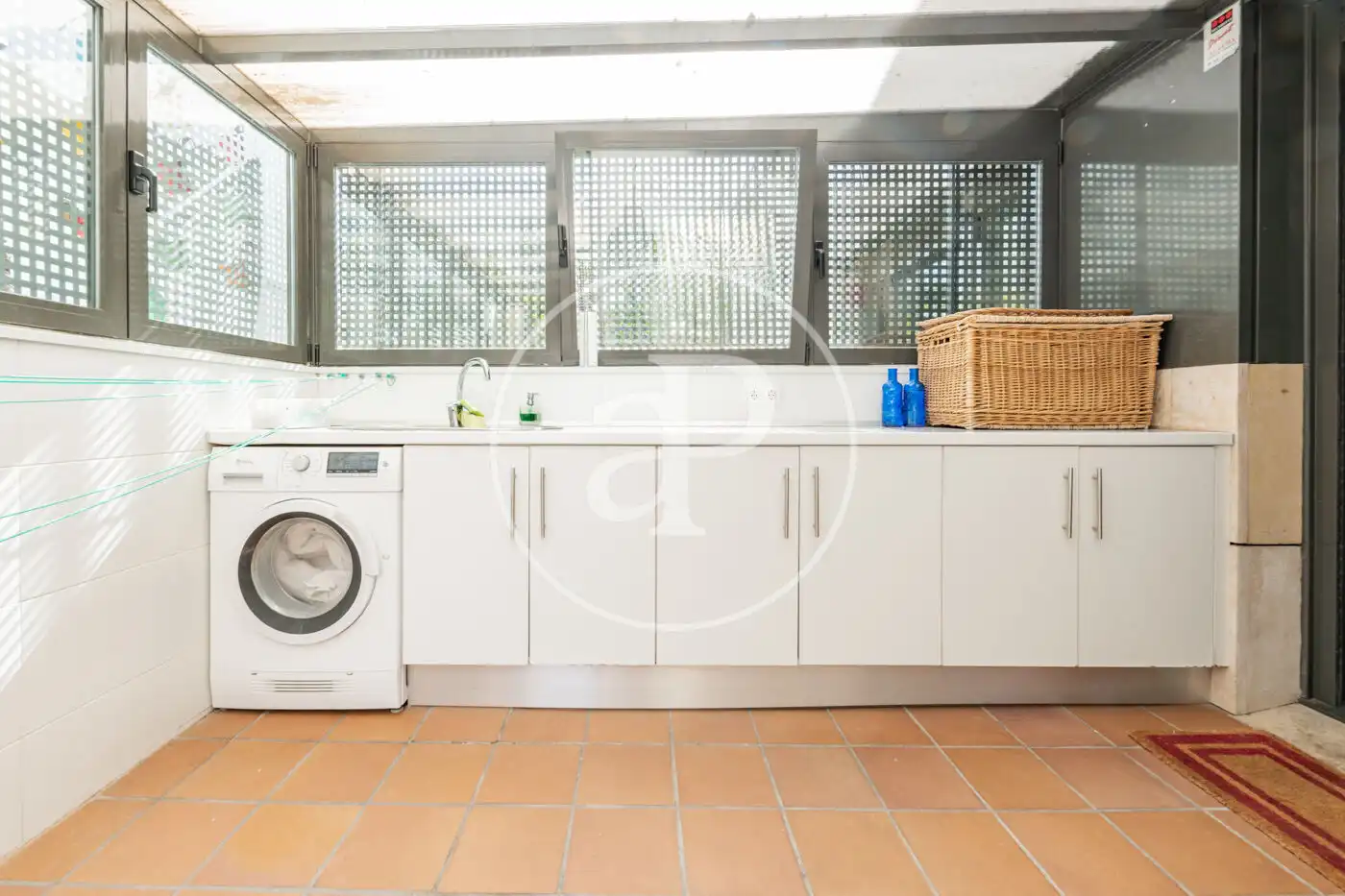 Cocina de Casa adosada en venta en Madrid con Aire acondicionado, Calefacción y Jardín privado